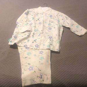 Women’s embroidered linen pantsuit